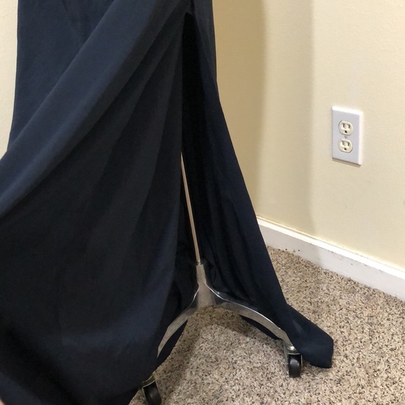 Badgley Mischka Two Toned High Neck Gown Size 20 Navy Blue - Picture 3 of 10